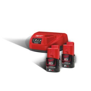 Milwaukee startset M12 NRG-202 2x 2Ah lader 3A